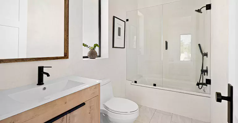 Tub Replacement With Shower in Moses Lake